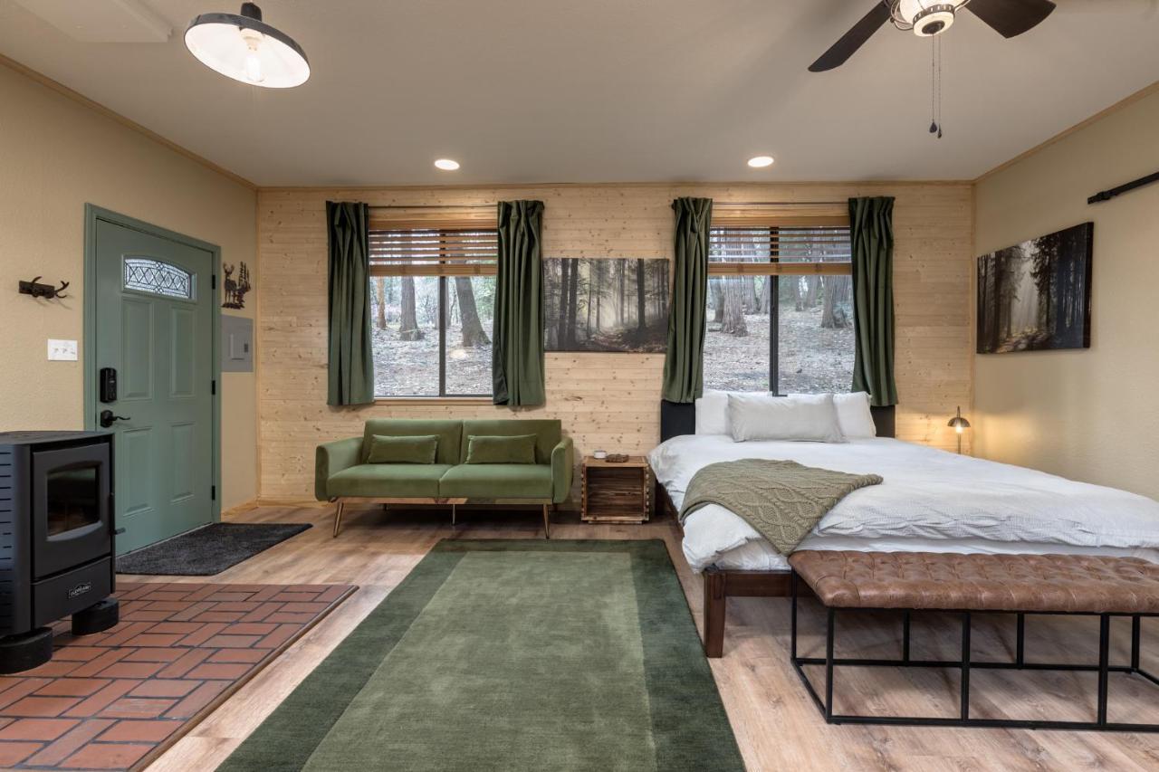 فندق Little House In The Big Woods Forest Ranch المظهر الخارجي الصورة